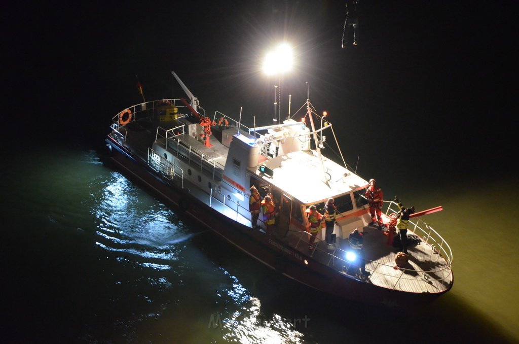 Einsatz BF Hoehenretter Koelner Seilbahn Hoehe Zoobruecke P2436.JPG